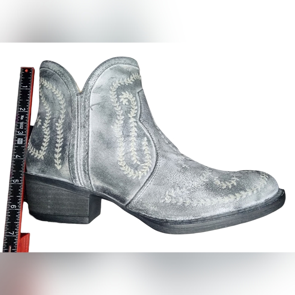 NWOT Sterling River Distressed Boots, Womens 6.5 - Picture 12 of 12